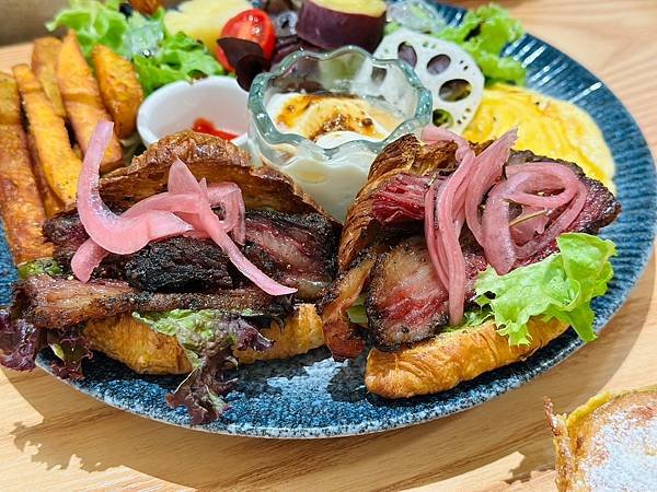 台南東區_ 煦你早午餐 Belong Ü Brunch 巷弄