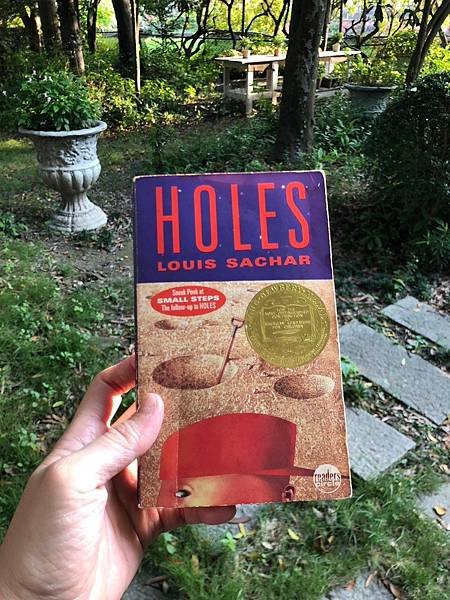 Louis Sachar 《Holes》