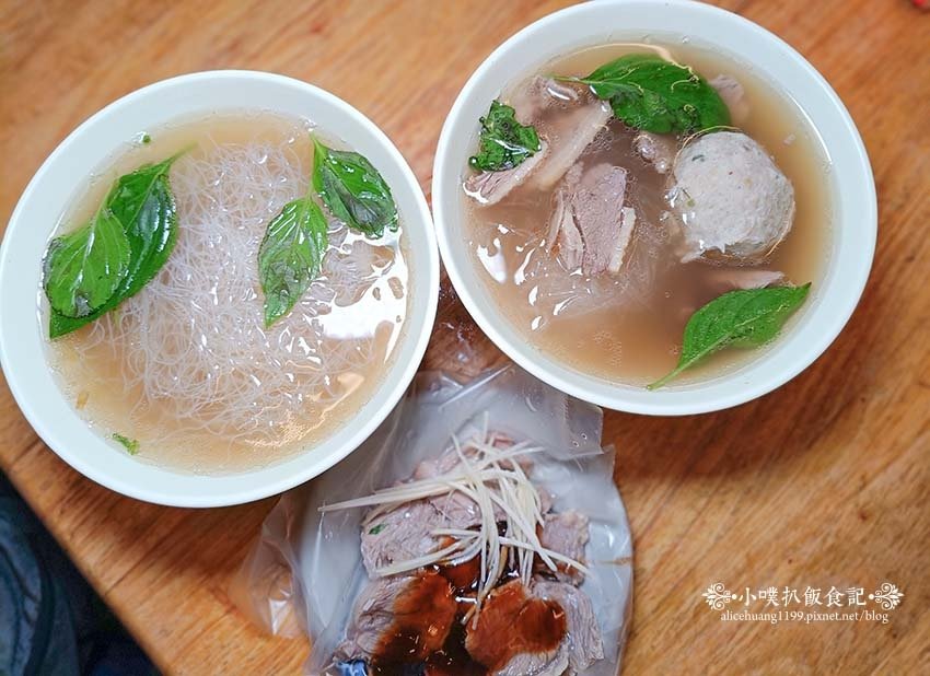 【永和美食】『權仔鴨肉冬粉』永和在地古早味小吃/老饕吃法鴨肉