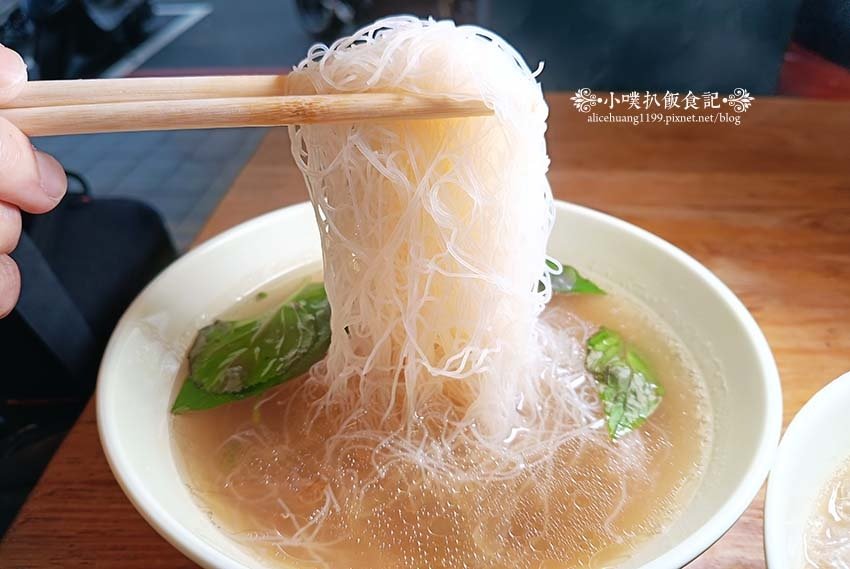【永和美食】『權仔鴨肉冬粉』永和在地古早味小吃/老饕吃法鴨肉