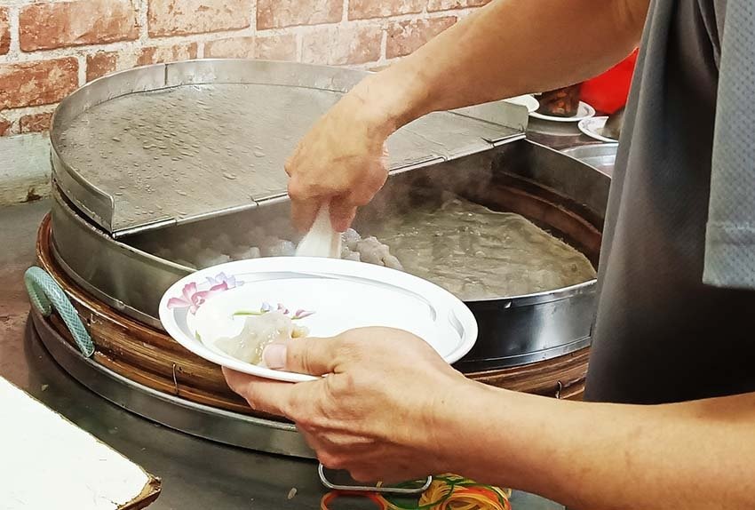【高雄鼓山美食】『7元肉圓 台灣小吃清蒸肉圓』近巨蛋站、瑞豐