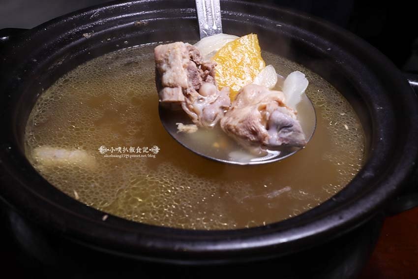 【士林夜市美食】『雞老闆桶仔雞士林夜市店』近劍潭站/壽星及消
