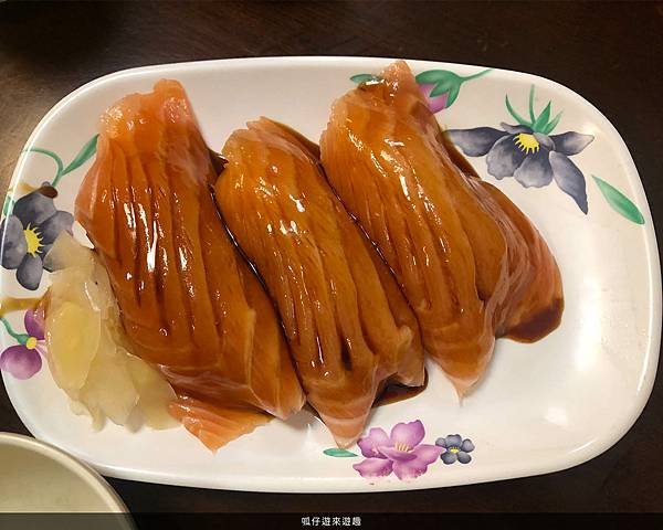 巨無霸鮭魚握壽司.jpg