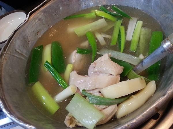 仁寺洞食記 湯頭濃郁的元祖一隻雞