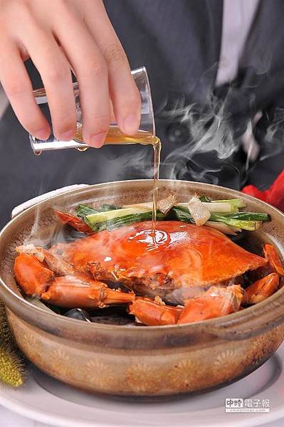 老酒蔥薑焗紅蟳