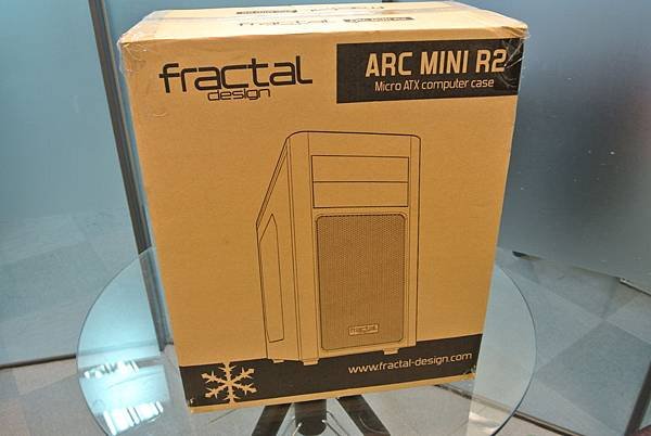 Fractal design-ARC Mini R2