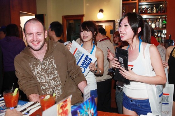asn啦啦隊與現場球迷互動.JPG