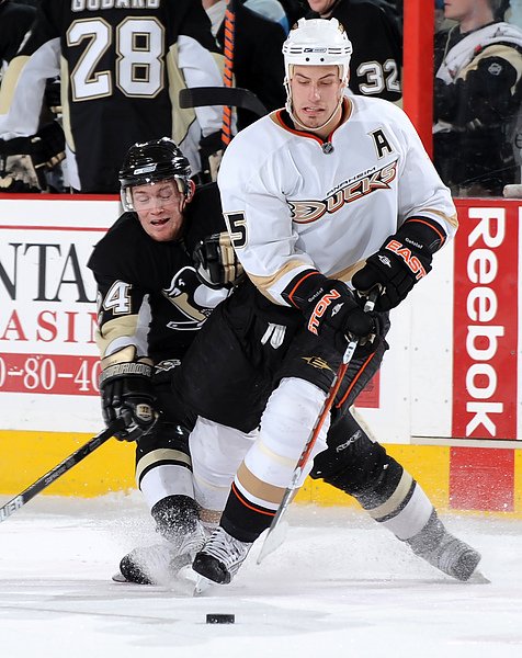 Anaheim Ducks v Pittsburgh Penguins.jpg