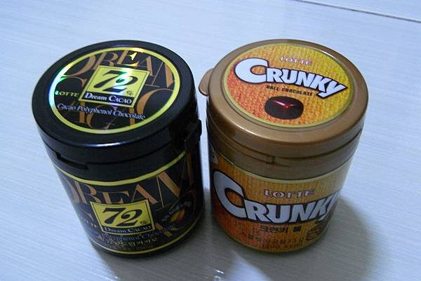骰子巧克力 - ₩2000 (72%), ₩1570 (Crunky)