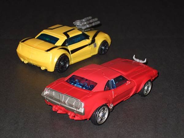 變形金剛領袖之證TFP Transformers Prime Hasbro Deluxe Cliffjumper Bumblebee_DSCF1199