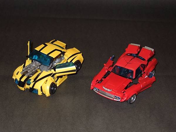 變形金剛領袖之證TFP Transformers Prime Hasbro Deluxe Cliffjumper Bumblebee_DSCF1201