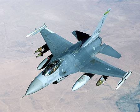 f_16_falcon_4