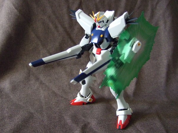 F91背部雙光束砲前移3.JPG