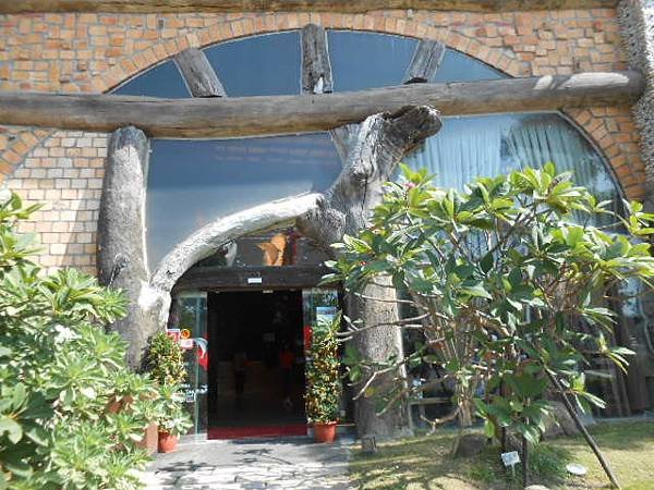 虱目魚主題館大門口.JPG
