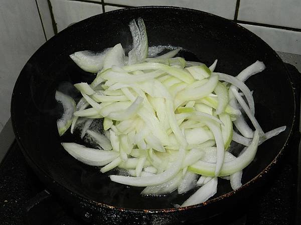 油醋甜椒洋蔥下鍋