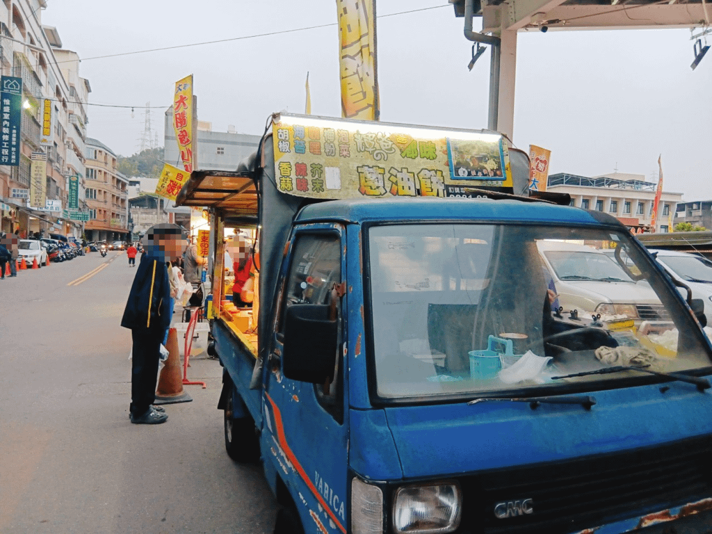LINE_ALBUM_吃的玩的喝的_250505_1.png