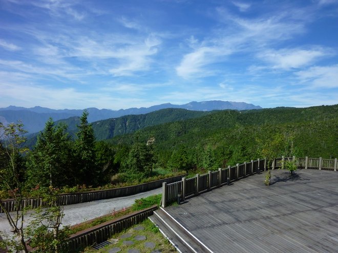 翠峰山屋房間視野4.JPG