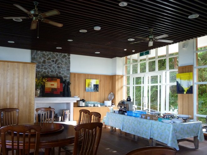 翠峰山屋餐廳2.JPG