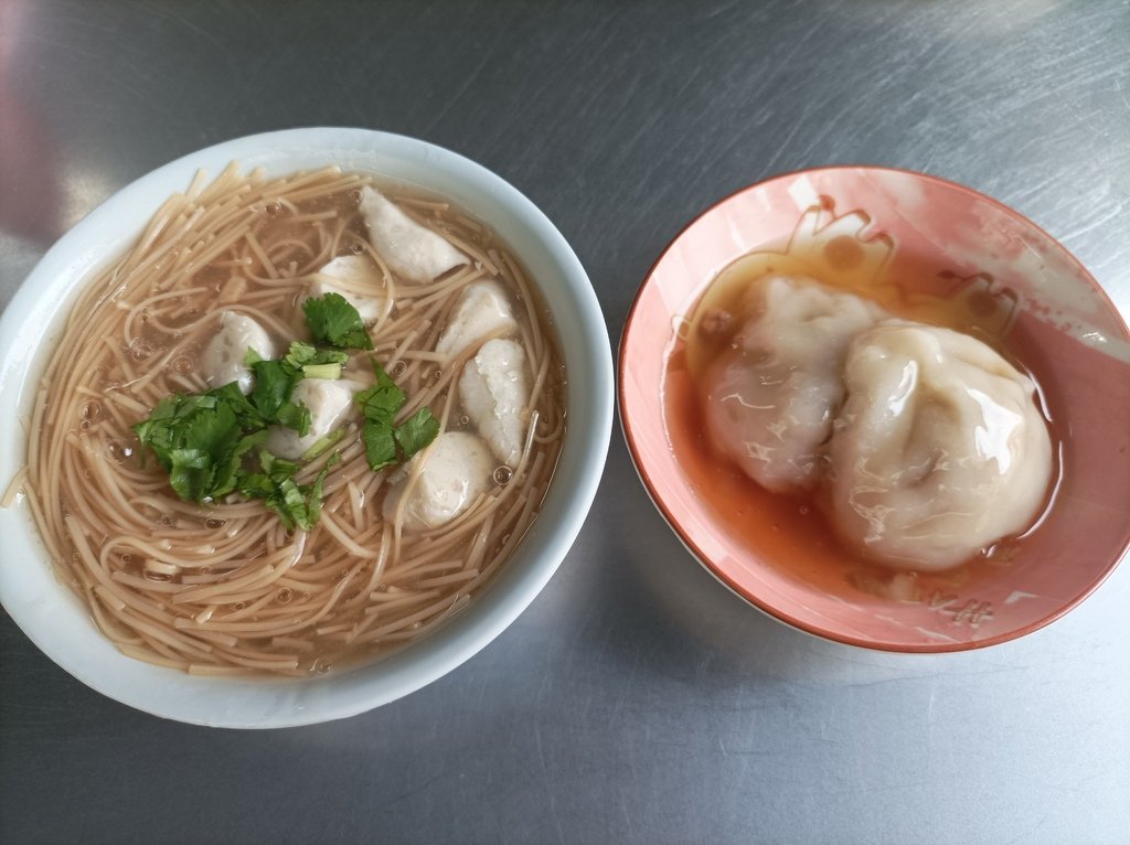 「吃在高雄」，跟著人多走進去，高雄三民區建興市場美食 肉圓麵