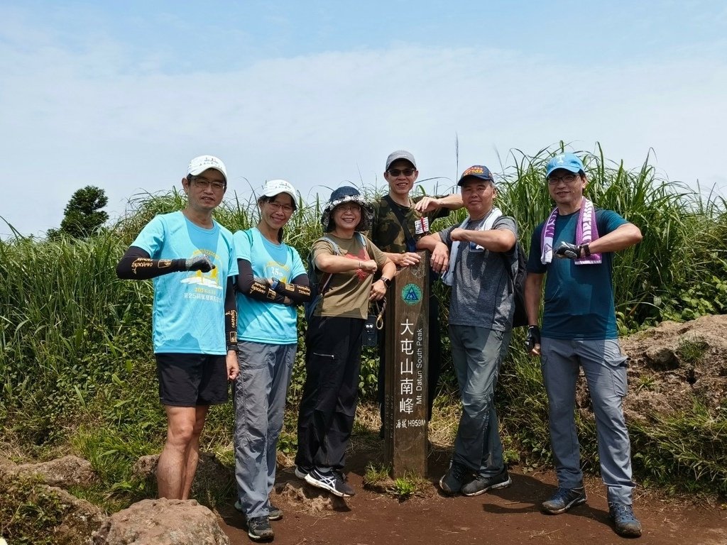 LINE_ALBUM_113.05.04大屯山~大屯山南峰_240516_3.jpg