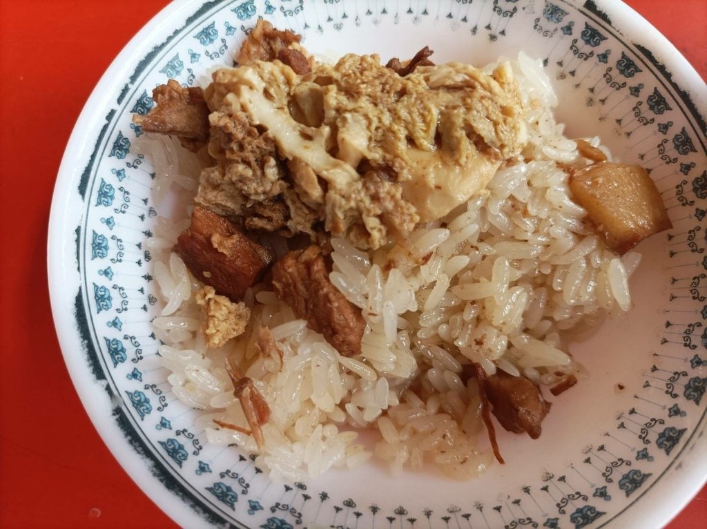 &lt;吃在雲林&gt;北港鎮小吃-老等麵線糊、油飯