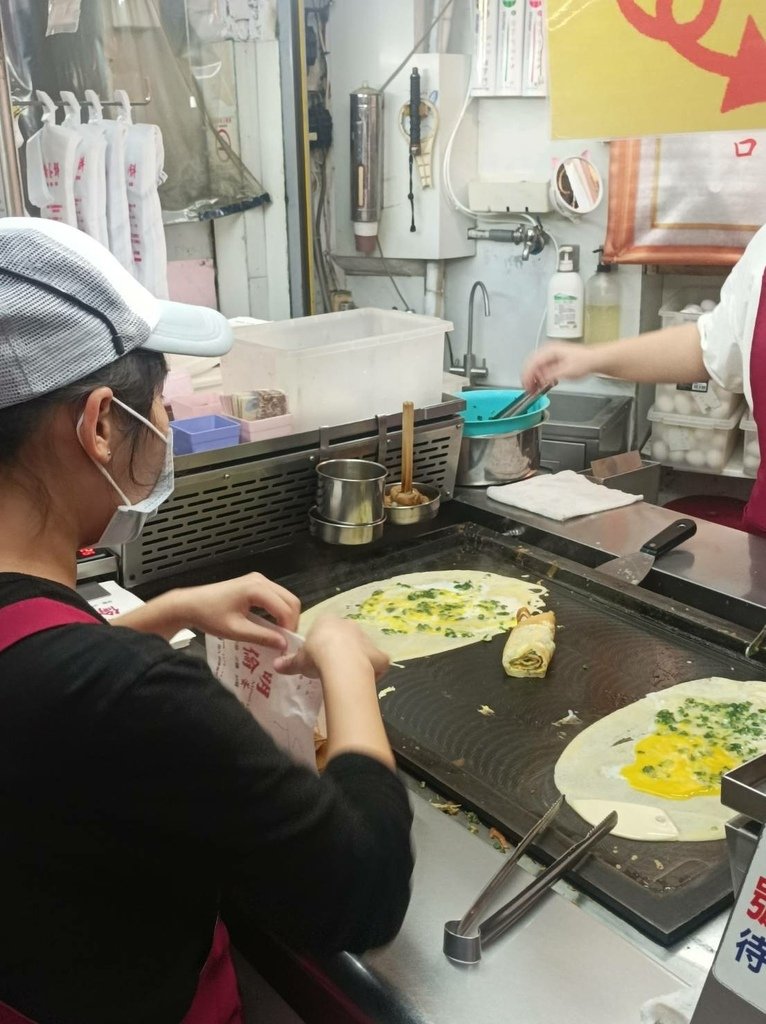 &lt;吃在台中&gt;逢甲夜市美食小吃 明倫蛋餅、盛益號綠豆沙牛奶