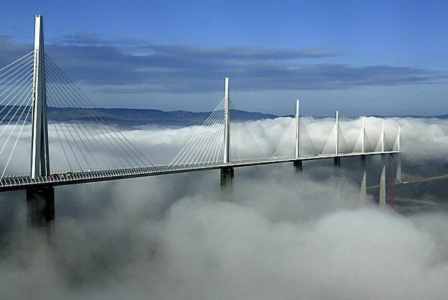 millau_viaduct_1_調整大小.jpg