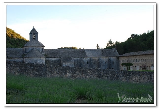 Abbey de Senanqu1.jpg