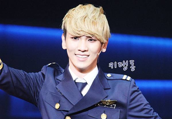 120401 Catch Me If You Can 音樂劇 dcinside (1).jpg