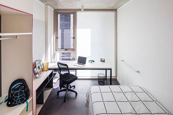 multishare_standard room_room only_LR.jpg