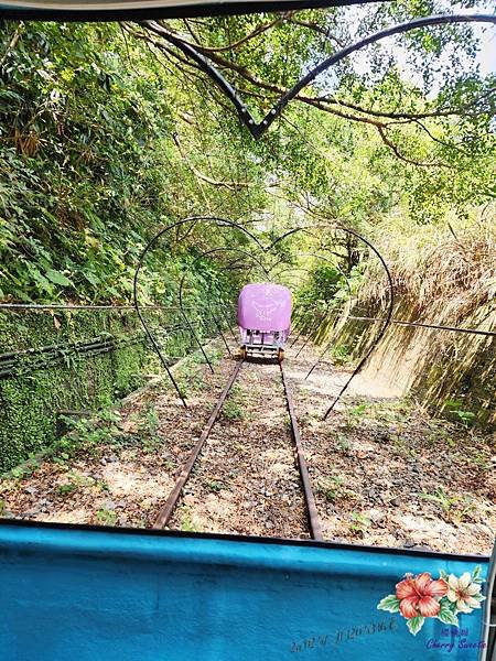 深澳鐵道自行車@可愛自行行車 隧道五彩繽紛燈光秀 享受愜意鐵