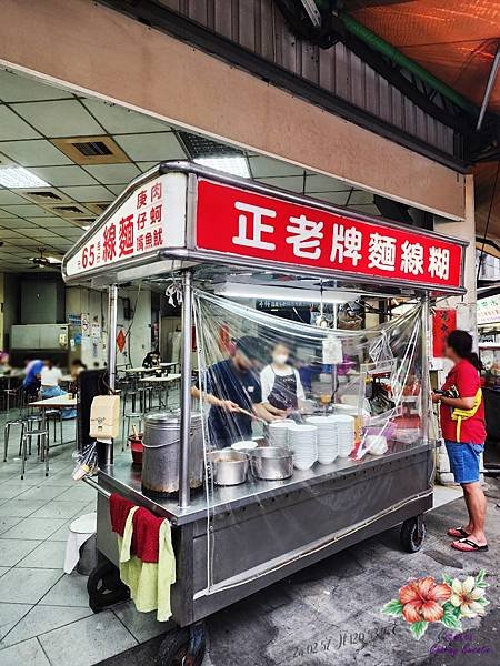 台中忠孝夜市@小吃美食攤位林立 台式/異國料理皆有 逛一圈可