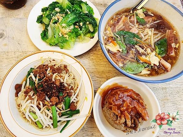 資豐美食-南屯市場總店@市場內平價小吃 麵條Q彈 米糕香氣足