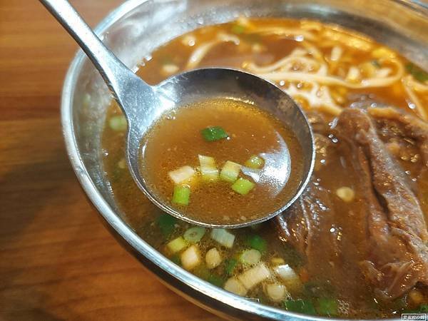 【旅食.桃園】豆漿豆花呷免驚「低消免百元」單點一碗麵就有免費