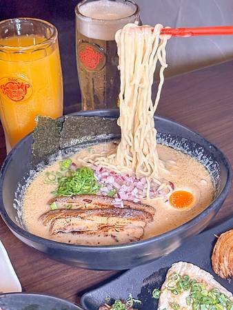 台中精誠商圈美食推薦—日式氛圍居酒屋—御三家備長炭串料理