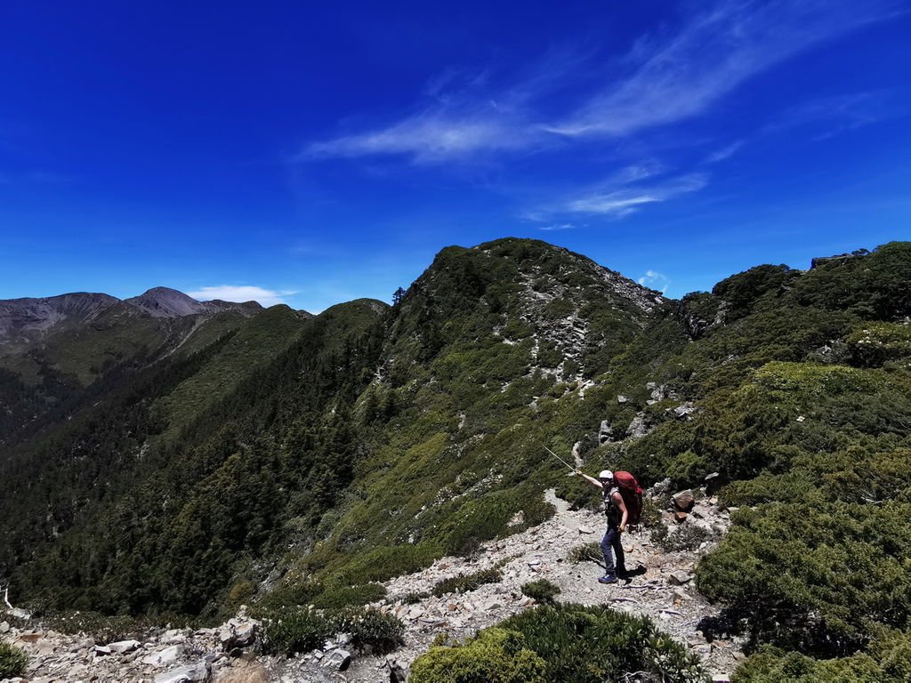 雪山北峰賞杜鵑-童話雪北山屋2天1夜超完美之旅