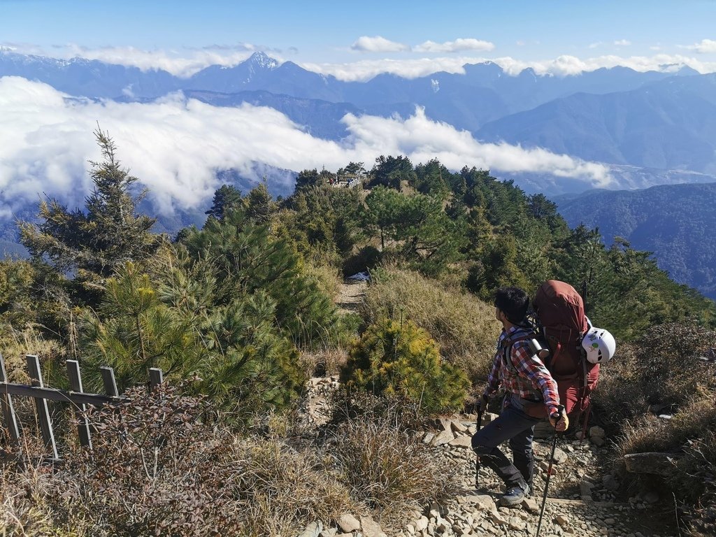 雪登雪山主峰賞雪趣