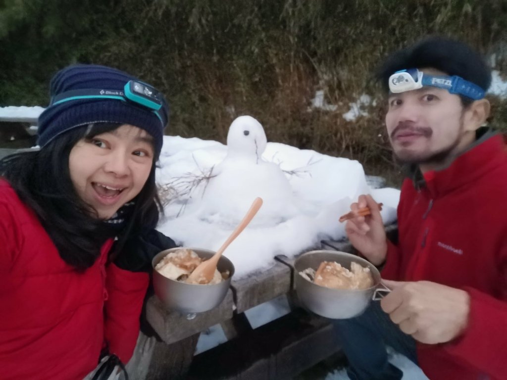 雪登雪山主峰賞雪趣