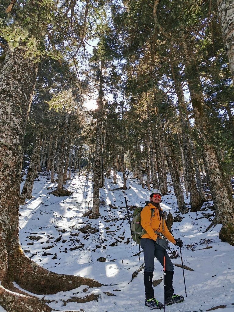 雪登雪山主峰賞雪趣