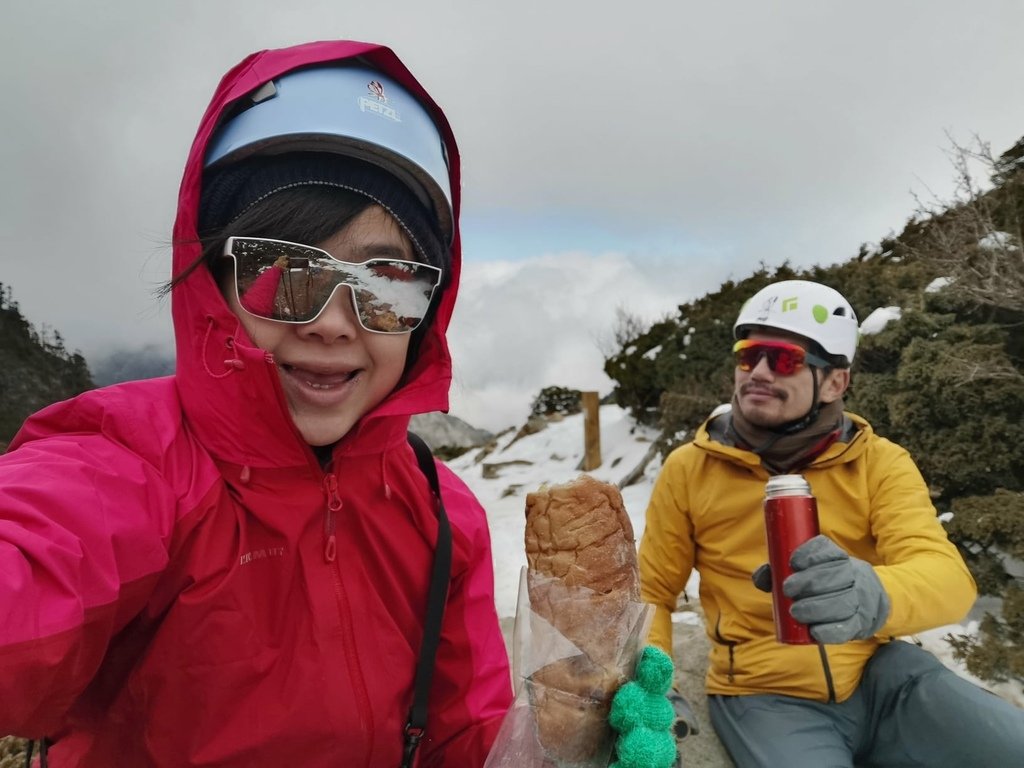 雪登雪山主峰賞雪趣