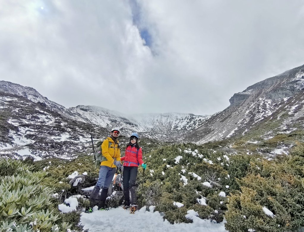 雪登雪山主峰賞雪趣