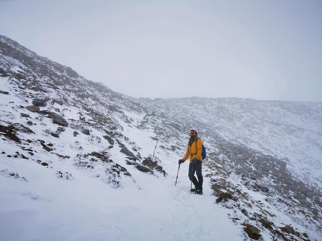 雪登雪山主峰賞雪趣