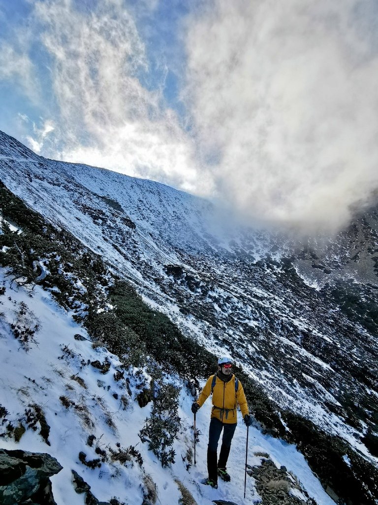 雪登雪山主峰賞雪趣