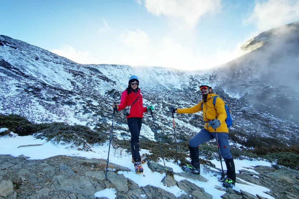 雪登雪山主峰賞雪趣