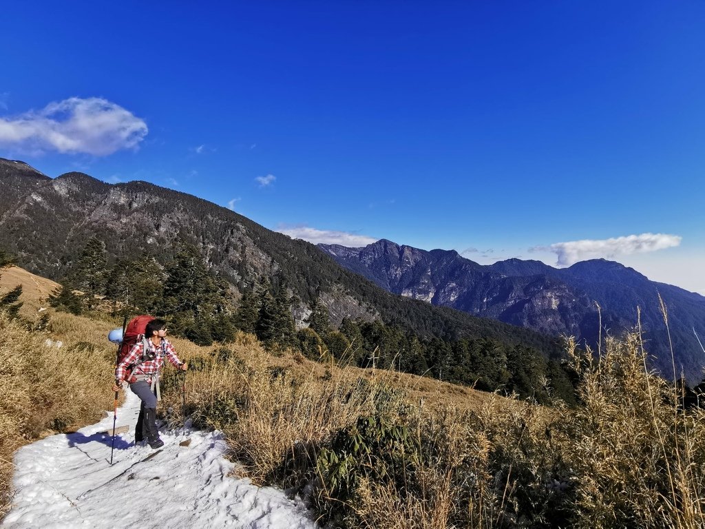 雪登雪山主峰賞雪趣