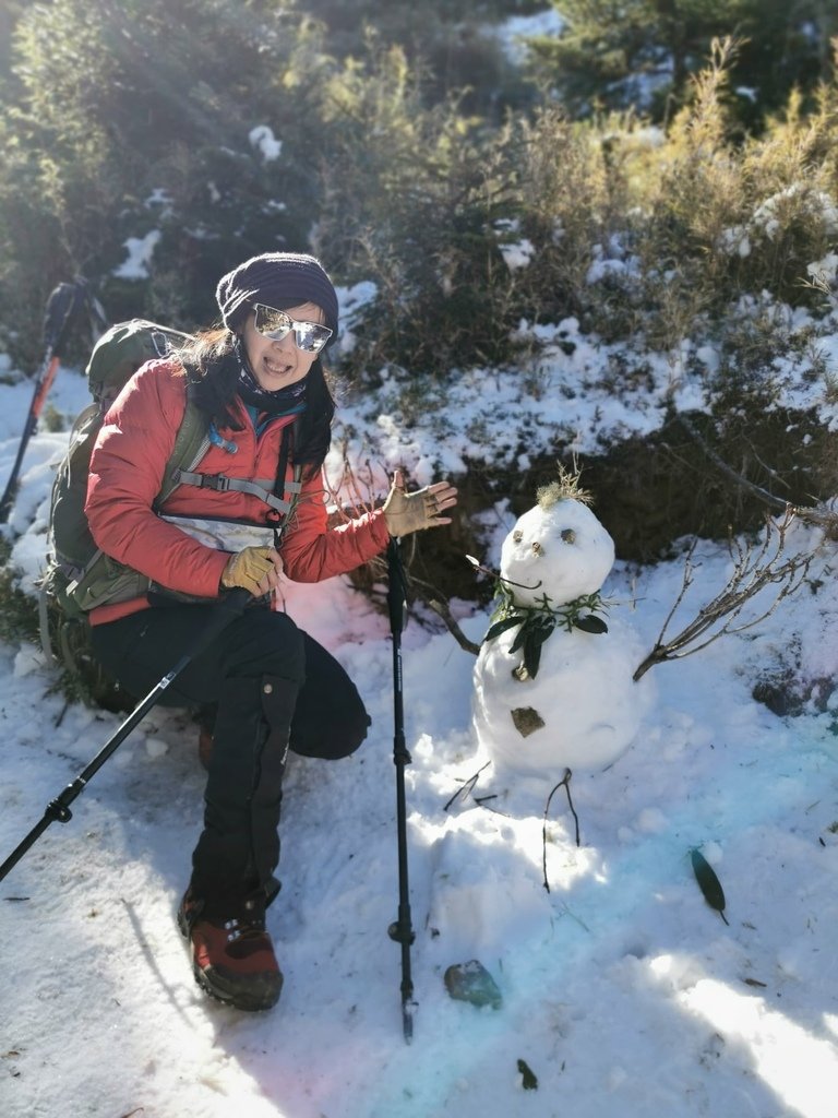 雪登雪山主峰賞雪趣