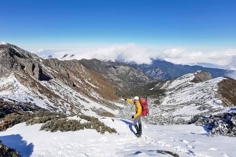 雪山主峰下翠池~冰天雪地翠池營地紮營~壯闊的震撼