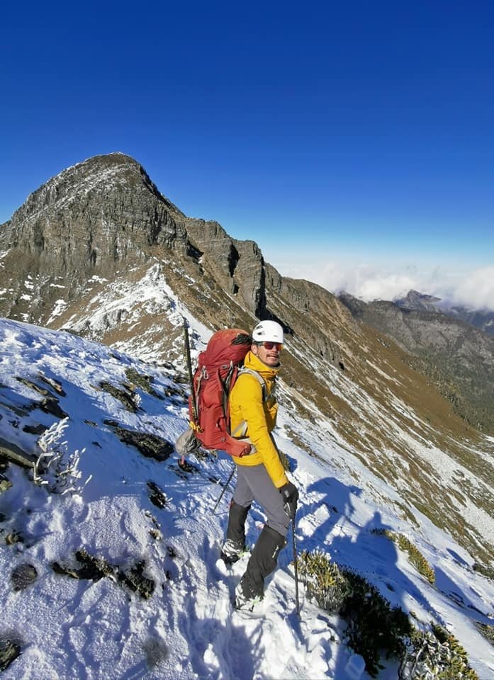 雪山主峰下翠池~冰天雪地翠池營地紮營~壯闊的震撼