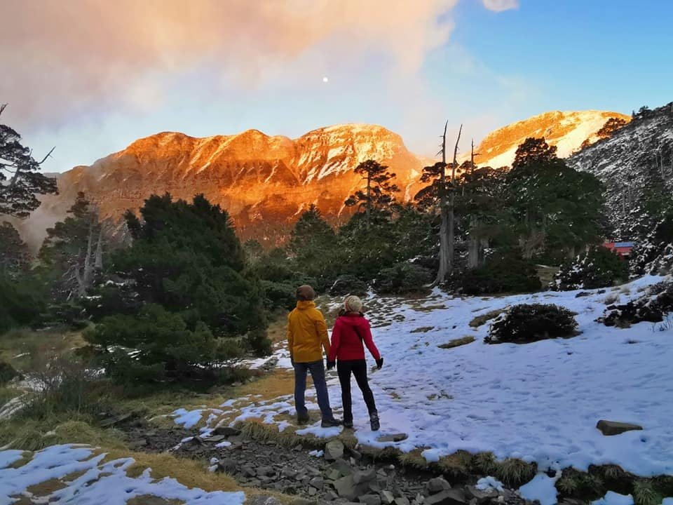 雪山主峰下翠池~冰天雪地翠池營地紮營~壯闊的震撼