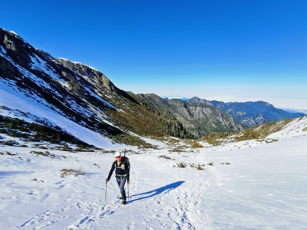 雪山單登~雪登雪山主峰~綿長陡峭，險峻又美麗的非傳統路線，站